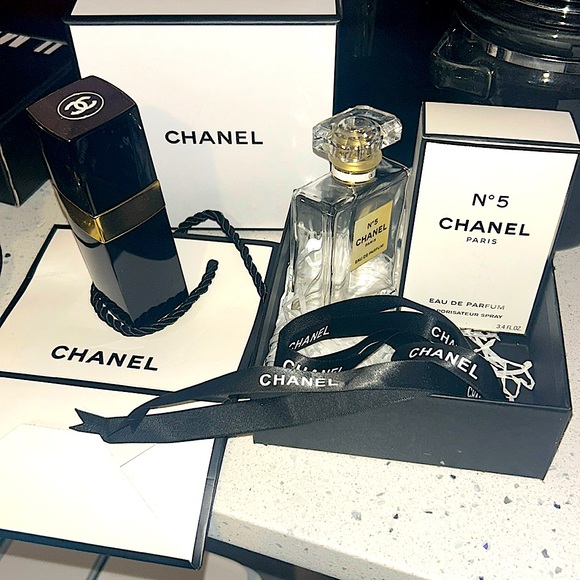 Chanel No 5 RARE REFILLABLE ATOMIZER,PLUS,Spray bottle,Ribbon, 2 BOXES,& ONE BAG - Picture 2 of 12